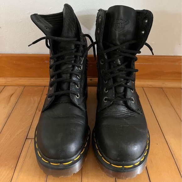 Dr. Martens Shoes - Vintage Dr. Marten 8085 boots UK 3 / US 5